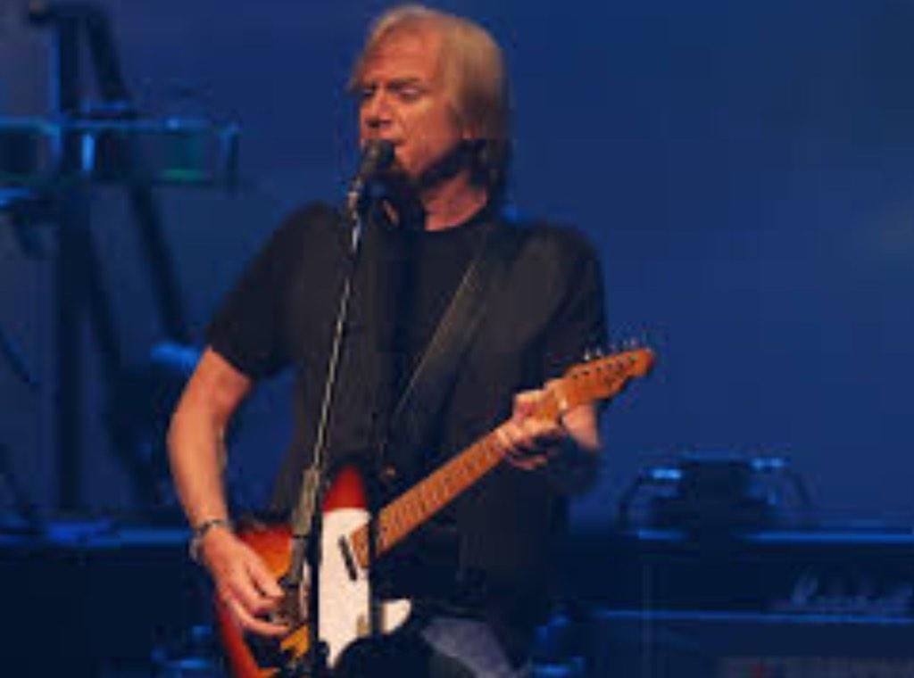 10/14/1946 Happy Birthday, Justin Hayward, guitarist and vocals of
                    The Moody Blues 