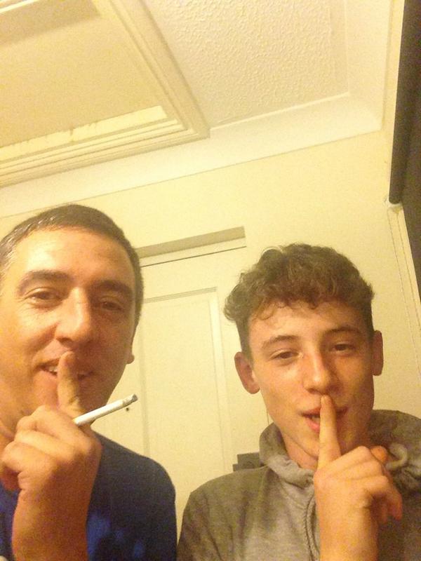 lockssista's tweet photo. “@Gizapill: Wooooiii me n my nephew #fingerpose biznizz http://t.co/lY69MwHDZO” 😭😂. Oi Oi Oi @ReeceDanns