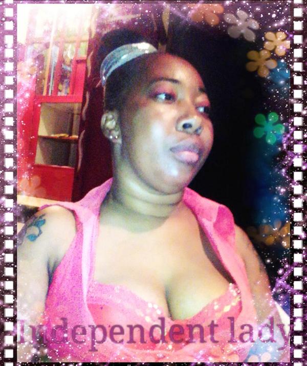 brittaneycampb4's tweet photo. She a luk out a space,she need a man http://t.co/jBzh7ReTyE