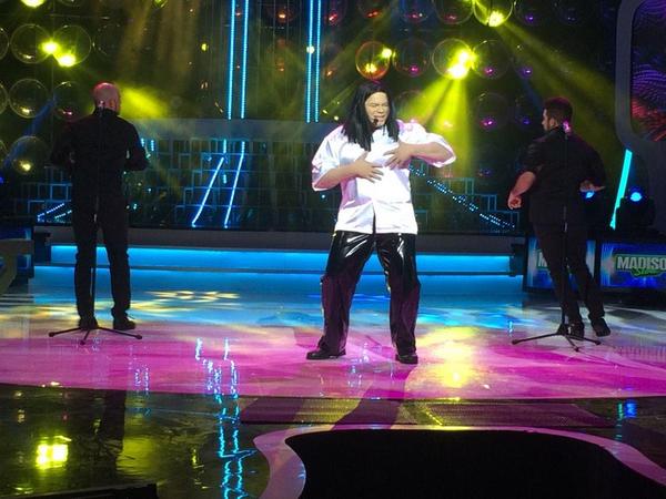 EddyVasquezWao's tweet photo. Para iniciar esta Octava Gala Jesus Santizo @santizojesus como Elvis Crespo... en #TuCaraMeSuenaTVN Es la Cosa!!! http://t.co/EJArqkVNSH
