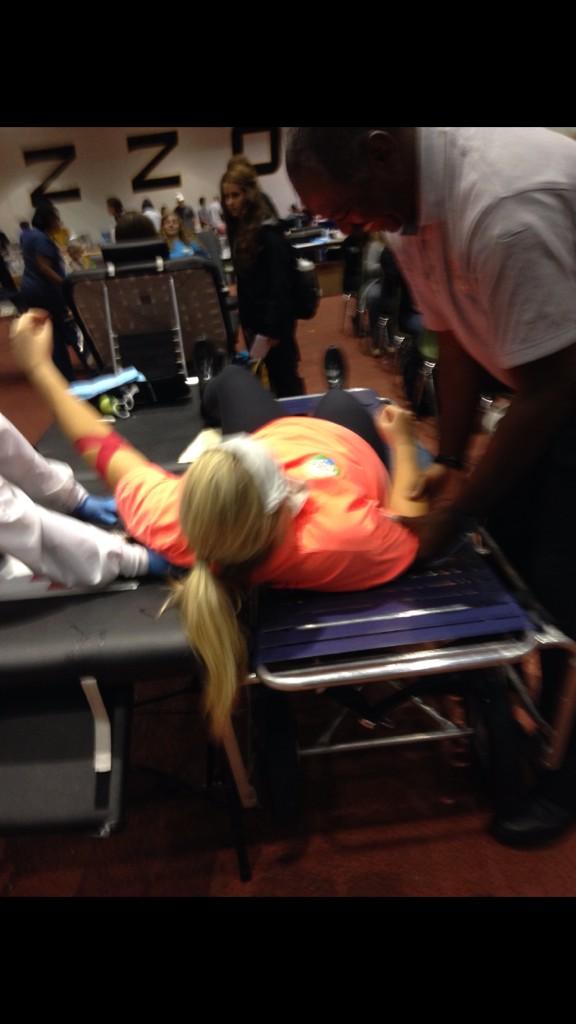 MaryRiggio's tweet photo. @foxyLAUXY13 being sedated http://t.co/F1ppAUVsQR