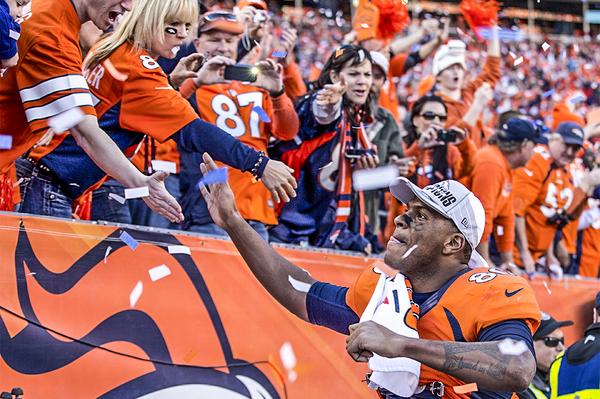 Broncos's tweet photo. It's settled. According to new Harris Poll, #Broncos are America's favorite team!
http://t.co/K1r5ux1vZl http://t.co/OVenMgmWeP