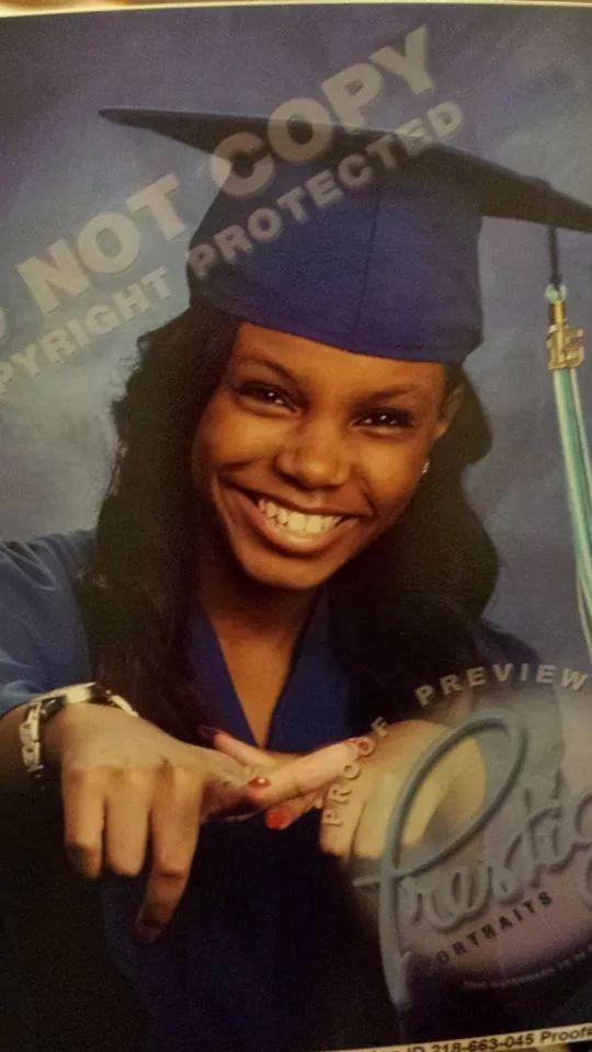 _TUTUBADD's tweet image. Cheesing hard AF but, mama i made it(:  #Senior15'