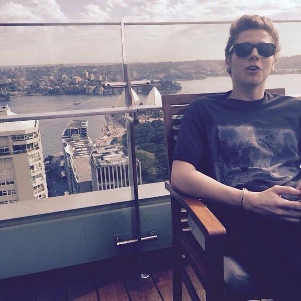 twentyfive0's tweet image. Oh boy you're my favorite @Luke5SOS 👑👍😋💖