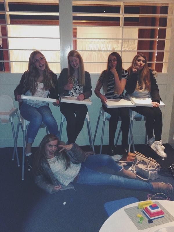 xLotteJanssenn's tweet photo. 💕💕💕 @Tessmuldersx @SophieEversx @xkusnoor @carlijnmaas @nadimorsink @xPemGroothuis http://t.co/dHuy0xfxOW