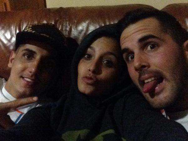 cecilia_231's tweet photo. Celebrando el cumple de mi paquete @Gabri_46 #harrysonFord http://t.co/1cRNf6iIPm