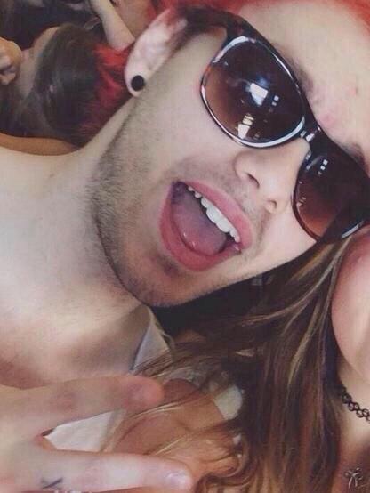 hola. i'm michael. i'm a part time barista, part time college student. i use most of my earnings on video games. ✌️