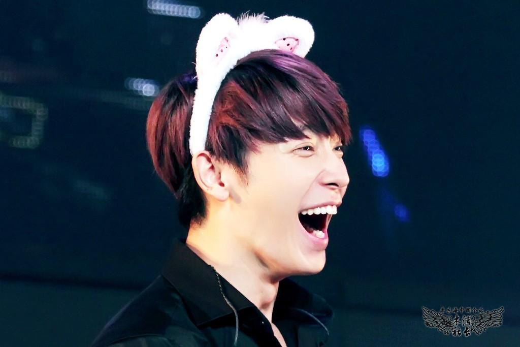 "   happy 5th birthday (for the nth time) lee donghae!!!!1 