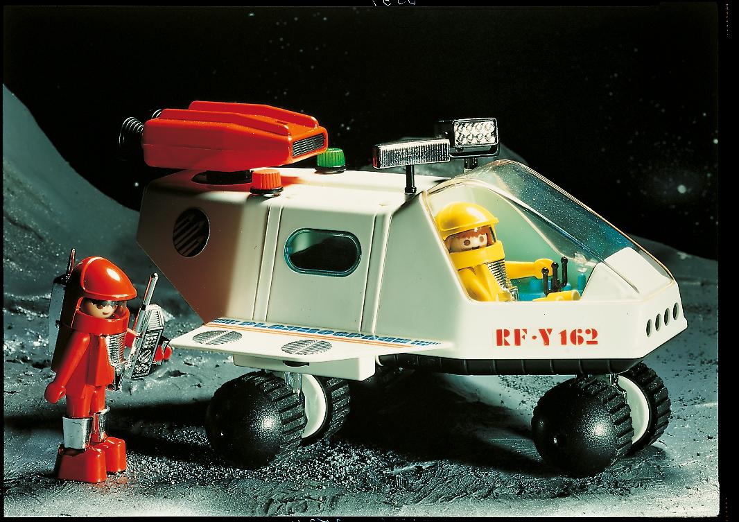 PLAYMOBIL on X PLAYMOBIL up in space. Vintage 80s space http t kmF2uk7hAq X