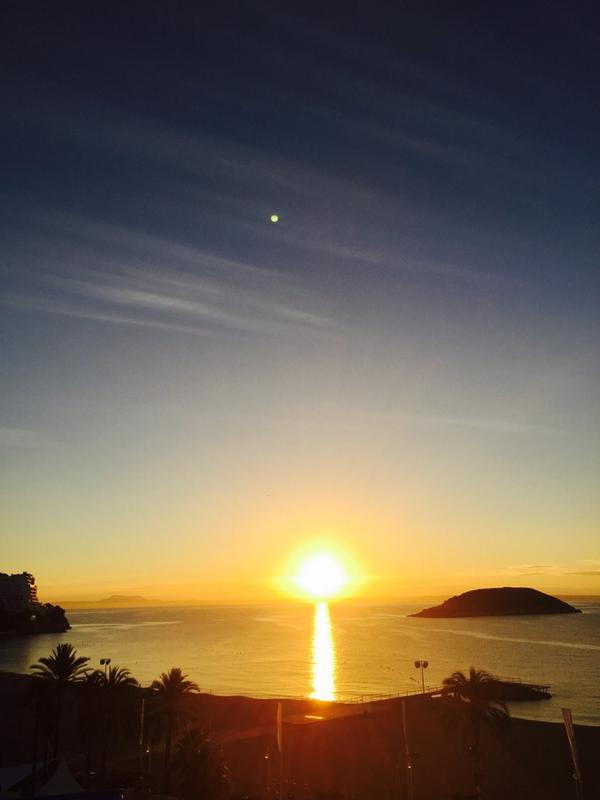 SolHouseCalvia's tweet photo. “@am_minderova: @SolWaveHouse goodmorning #RememberWave http://t.co/tELpgBhixG” Good morning Adriana! #SunRise