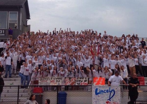 TheD_Zone's tweet photo. #TheDZone Student Section Showdown WAR Round 3 (http://t.co/h4SNSwogoB)

RT for Walled Lake Central
FAV for Bedford http://t.co/933c4oZaN1