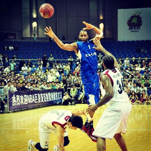 TMACinCHINA's tweet photo. 【Photo】GAME5 | 
T-Mac TEAM vs Zhejiang TEAM | Tracy McGrady 22pts（Photo by:CFP）2014.10.14 @Real_T_Mac http://t.co/0nqgFRvFAH