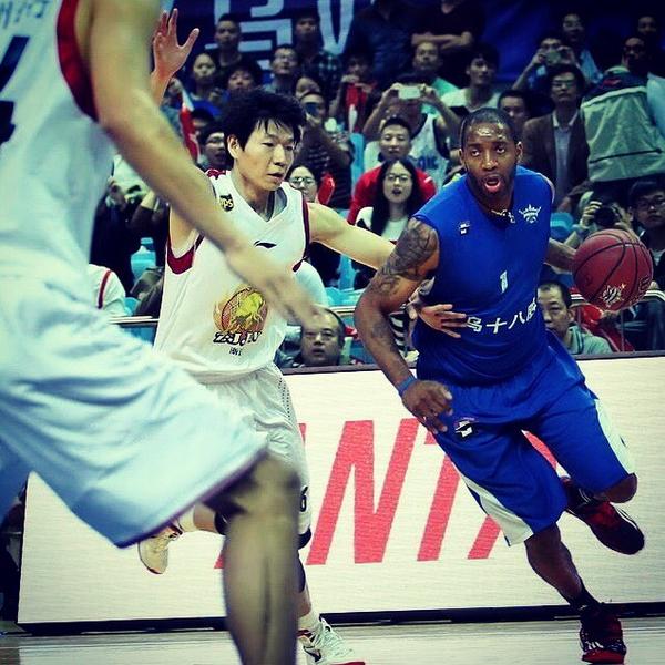 TMACinCHINA's tweet photo. 【Photo】GAME5 | 
T-Mac TEAM vs Zhejiang TEAM | Tracy McGrady 22pts（Photo by:Osports）2014.10.14 @Real_T_Mac http://t.co/basHWgOgTJ