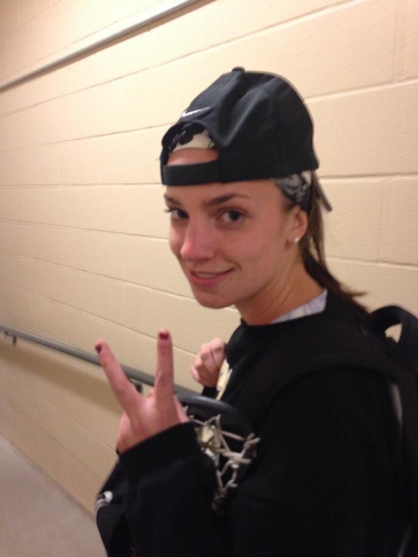 alliethalhuber's tweet photo. God, my roommate is cool @HanSmokeASegar http://t.co/4uXcwNCV9x