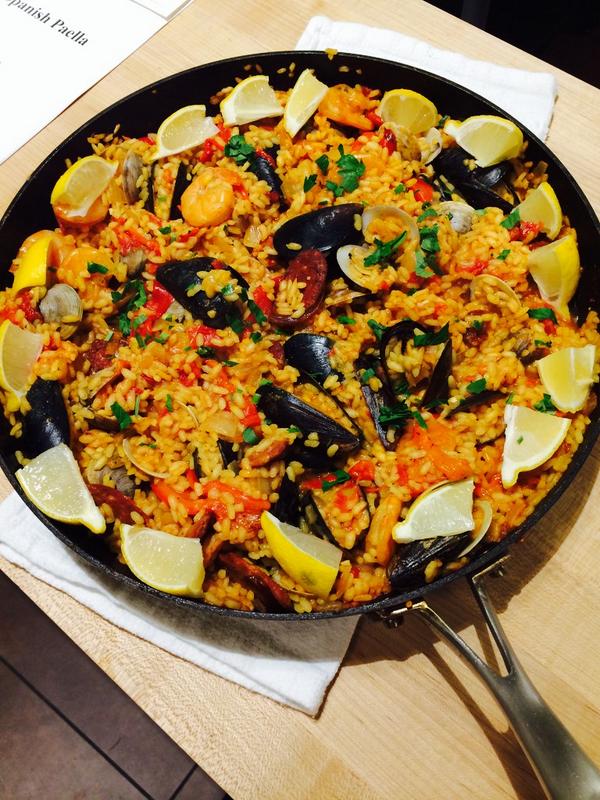 Chef_Powers's tweet photo. Just cooking. No big deal. #paella #BitchenKitchen http://t.co/V5bHD30rp2