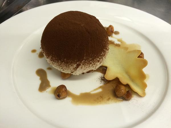 atBolnhurst's tweet photo. Autumnal looking Whisky &amp; chestnut parfait, grouse, pheasant, partridge or pigeon: a favourite time of year for chefs http://t.co/sSHIyQ1zaf