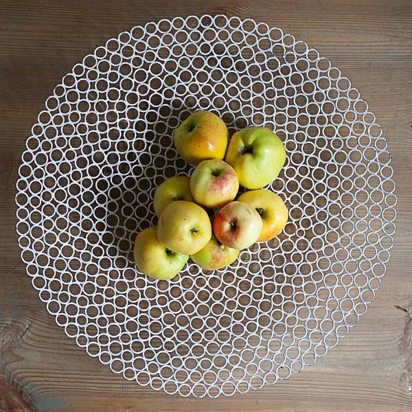 oddandedgy's tweet image. Vi fyller på butiken med ett stort vitt fat i metall från Different Things. #oddandedgy #fat #differentthings