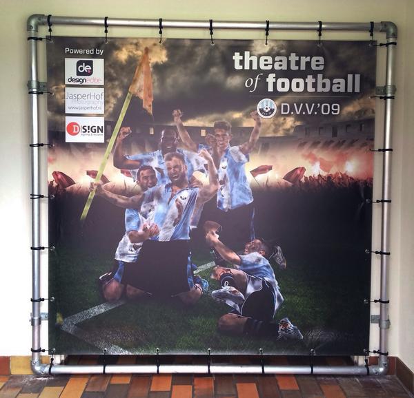 “<a href="/DesignEditie/">DesignEditie</a>: De afgelopen periode met veel genoegen gewerkt aan een nieuw levensgroot spandoek voor <a href="/DVV09/">DVV'09</a>! ”