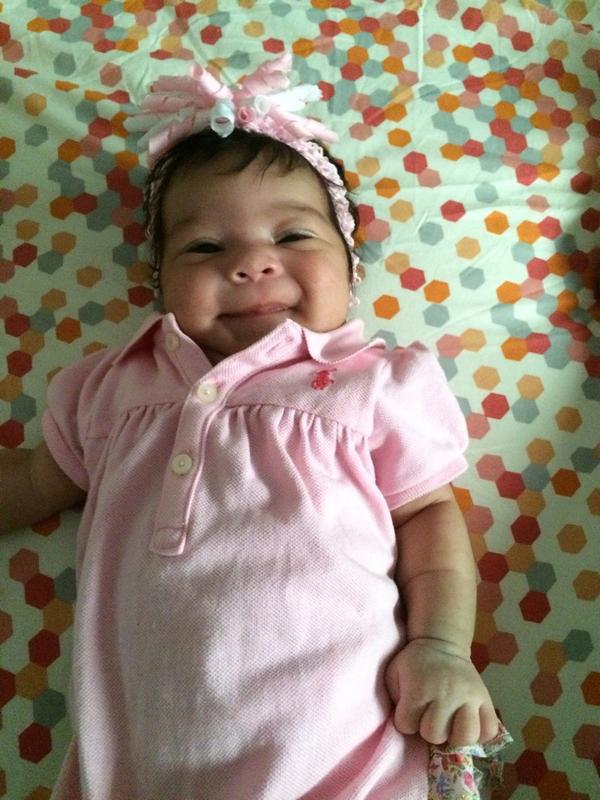 AngiEcheverria's tweet photo. La reina de mi vidaaa te amooo hijaa hermosaa http://t.co/FzhMsjv0v8