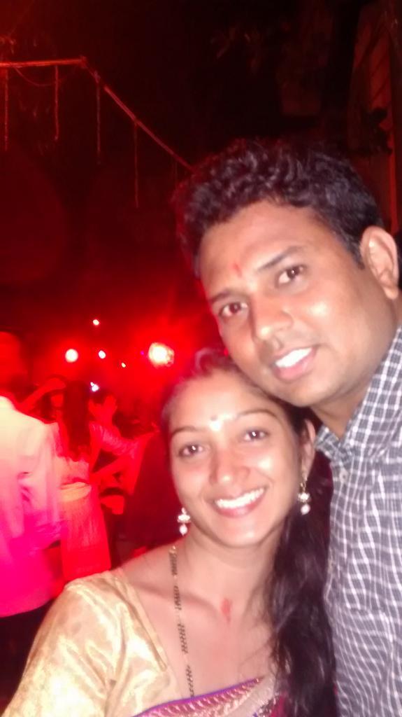 abhaykamble's tweet photo. Garabha masti...dance wance ...Enjoyed with my lovely and beautiful wife... http://t.co/37vVvmewtW