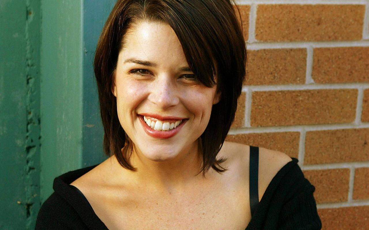 Happy Birthday, Neve Campbell!! 