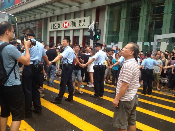 Brotes de violencia contra los manifestantes prodemocracia