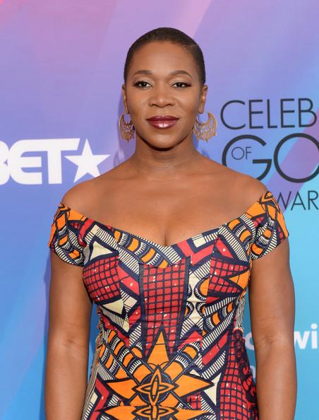 Happy Birthday India Arie. Looking beautiful and elegant. 