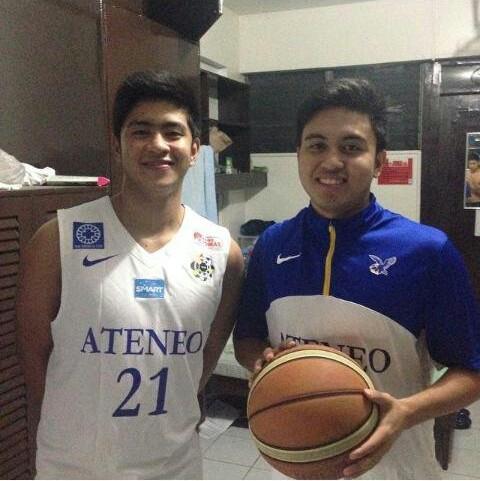 krishalyn_'s tweet photo. Dito ako excited, sa dalawang ito. Kung naglalaro na siguro sila ngayon, asa finals ATENEO. #OBF #AMDG #Cani #Pingoy http://t.co/SD6YXH9uzQ