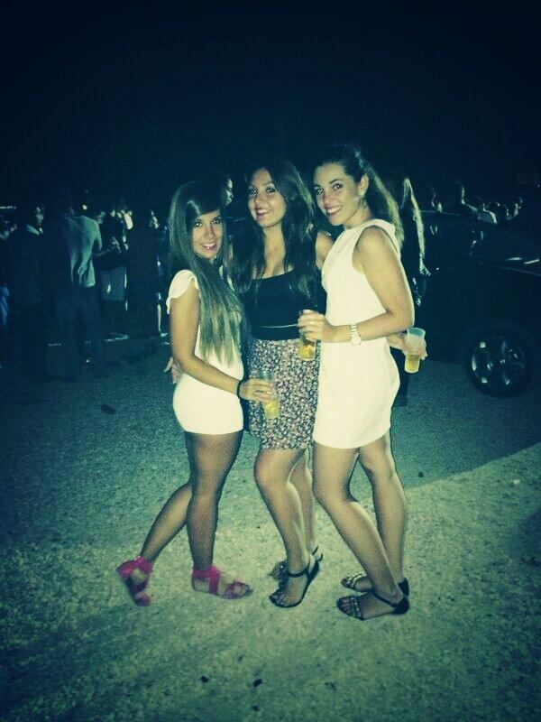 laura_0308's tweet photo. Muchas felicidaaades bombooon!! @andrea__m3 esta nochee a celebrarlo por tooodo lo alto!! #tequiero http://t.co/3lSm76SAgA