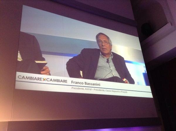 lorellacampi63's tweet photo. "Garanzia Stato su rischio regolatorio x attrarre investitori di lungo periodo": @FrancoBassanini a #capri2014 http://t.co/aUOxTRjUzI