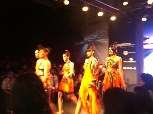 UpasanaPuri's tweet image. The digital media princess walks the ramp #mfwknd @sherryshroff @myntra @priakatariapuri