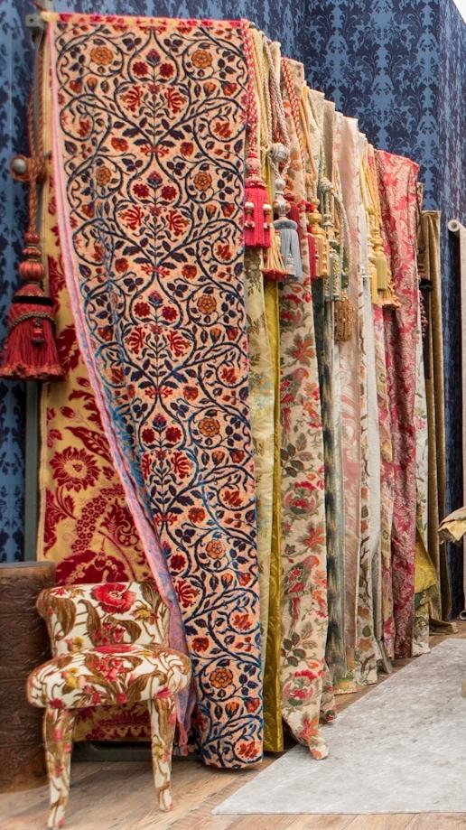 Decorex_Intl's tweet photo. A range of #exquisite #British fabrics from @Watts_1874 #BuyBritishDay #BBDChallenge #Decorex http://t.co/JvRk0r6WNn
