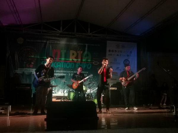 Alhamdulillah sukses juga acara dies natalis untirta... Keep rock baby ...
