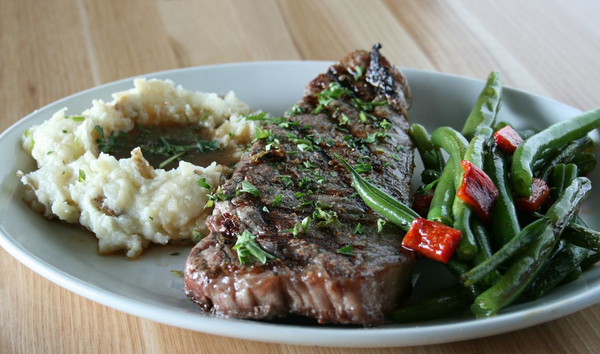 blackoakgrillbl's tweet photo. With 10 ounces of incredibly tender Midwest steak, our NY Strip from @Wohlners is what's for #dinner tonight! http://t.co/TfHxBePFsU