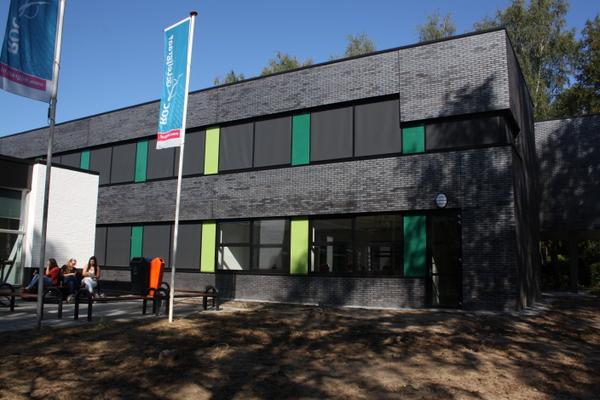 Het nieuwe onderkomen van ROC de Leijgraaf - issuu.com/ideemagazine/d… #Cuijk