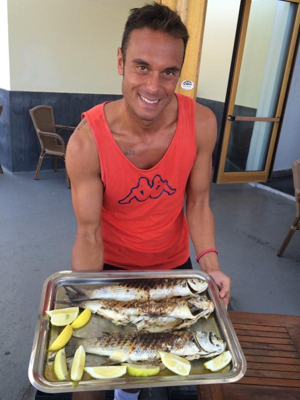 RossyPuppy's tweet photo. Ecco a cosa servi @Paolo__Pizzo #cedda #medagliadoronellapesca http://t.co/zop2sCDYrm
