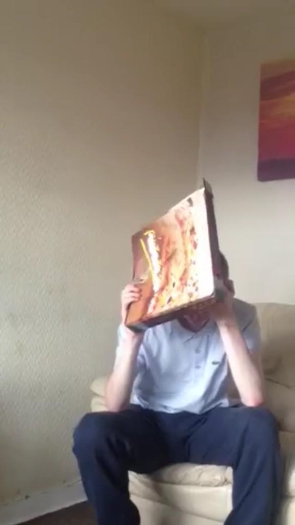 BatmanAnderson's tweet image. Boy I went to school with woke up, hungover with a pizza box superglued to his head.

Please Glasgow, never change.