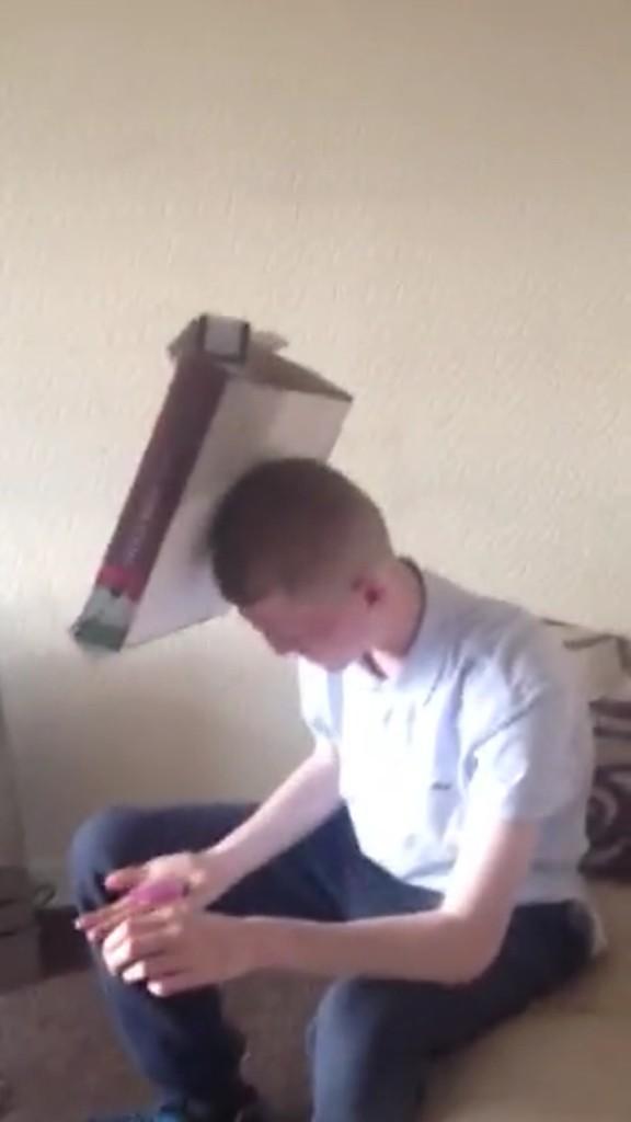 BatmanAnderson's tweet image. Boy I went to school with woke up, hungover with a pizza box superglued to his head.

Please Glasgow, never change.