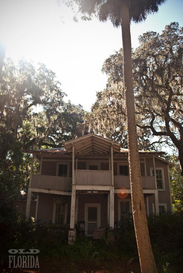 OldFLA's tweet photo. Ghost town in the woods: http://t.co/CKEOZE9Vzt #Kerrcity #floridaroadtrip #oldfla http://t.co/OVAAHUVB9O