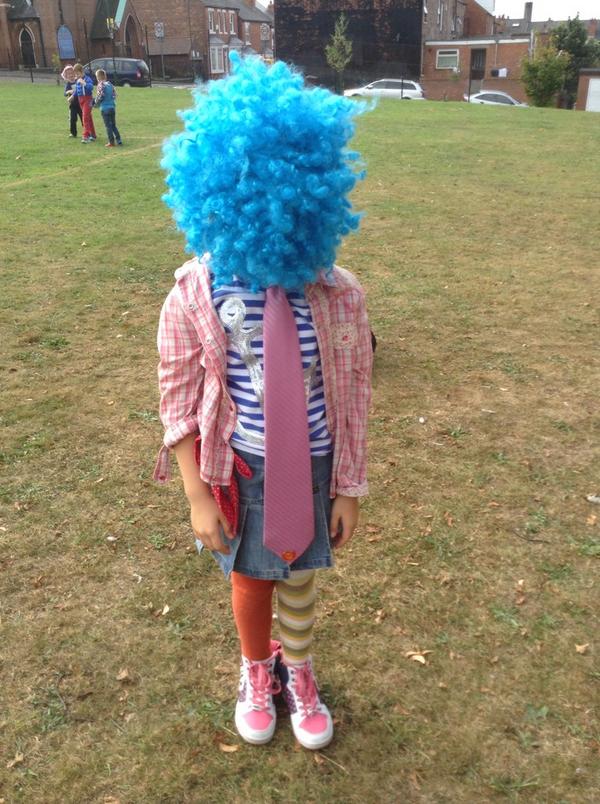 SBTchaplaincy's tweet photo. #stmarys #bigsillyshare #sillyclothes #CAFOD http://t.co/3YY62NDOmt