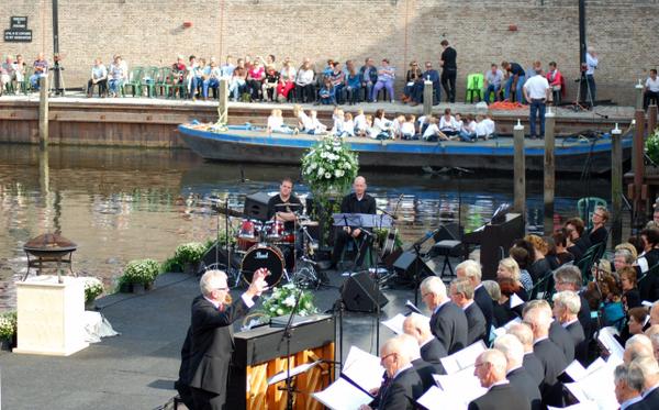 Korte terugblik "Wat bezielt Heusden?" 
vimeo.com/107907593 
muziek <a href="/SharonKips/">Sharon Kips</a> 
Het kan nog: sms DONEER aan 1008
