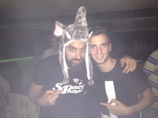wereanimalsdjs's tweet photo. #jaleoelephant #THEANIMALS @spaceelephants2 @FollowSegovia ahí mai la que liamos con los de la trompa grande 🐘🐘🐘🐘🐘🙌🙌🙌 http://t.co/bLaG2GwXZP