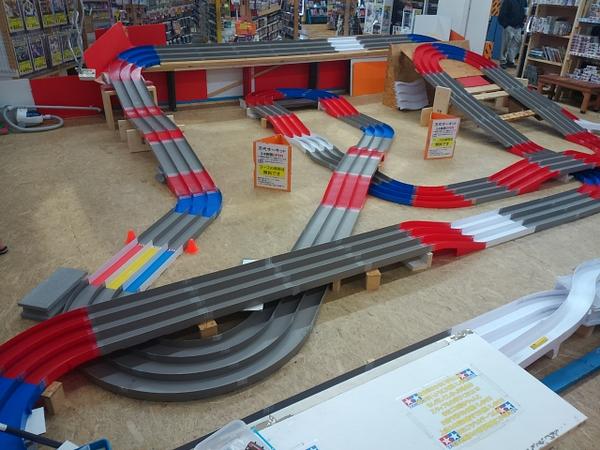 あぶらさん 万代書店山梨本店 ミニ四駆コースレイアウト変更になりました Mini4wd 万代書店 山梨 Http T Co Segqamhhfy