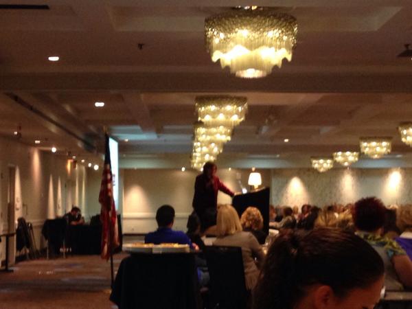 bsnyder_abc123's tweet image. Enjoying breakfast with our good friend Lucy Calkins. #edhero