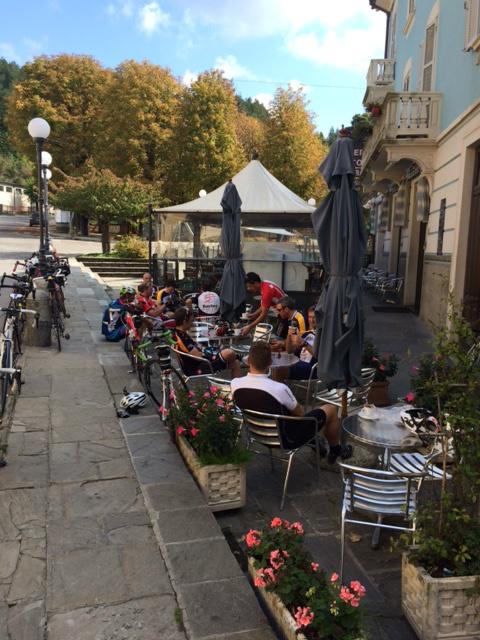KCOMcycles's tweet image. Sunshine, mountains, cycles and Italian coffee. The team have a well earned break. @KcomConnected @SparksCharity