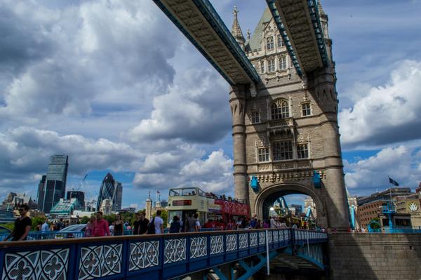 TylerHumph's tweet photo. Europe Series: Day 33
The #TowerBridge with the #Shard in the background.https://t.co/TzCcFxPseN #London #dailyphoto http://t.co/X9N3WWKJAD