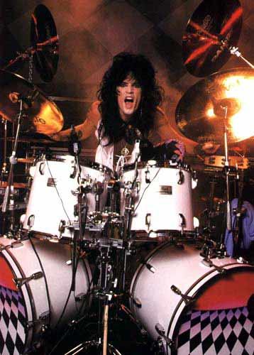 Happy birthday to Tommy Lee! 