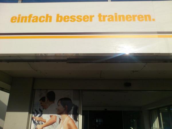 Ich spendiere meinem Fitnessstudio ein "i", dann klappt es auch mit dem train"i"eren.