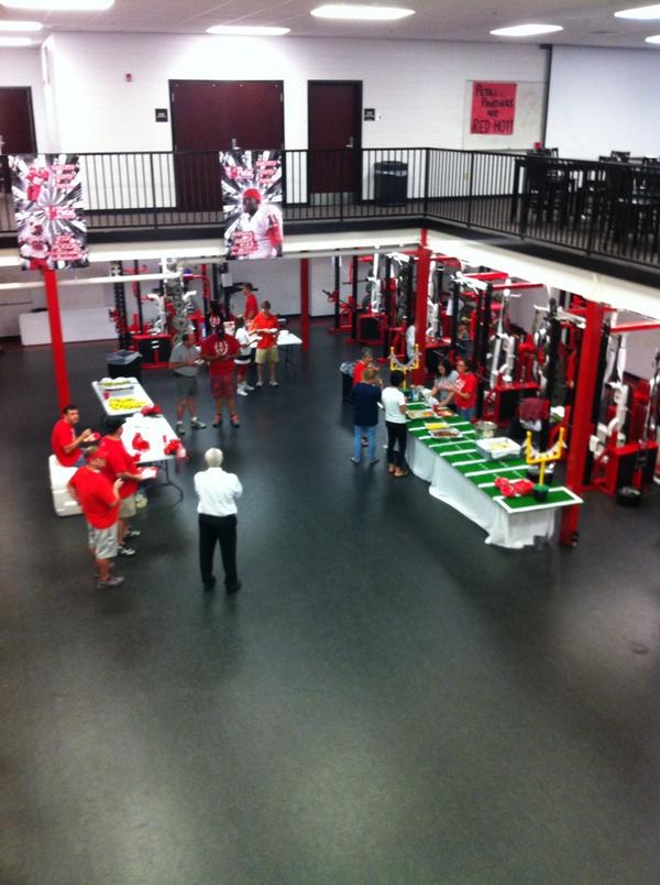 PHSdefense's tweet photo. Thanks Vineyard church for feeding the team breakfast this morning. http://t.co/NeuXqBZhhe