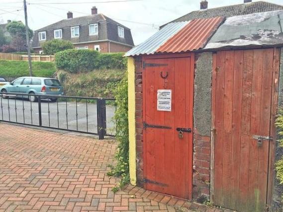 SiegleandCo's tweet image. Devon house prices are soaring -- check out this £40k bargain on zoopla... goo.gl/mdLVwb #itsjustashed